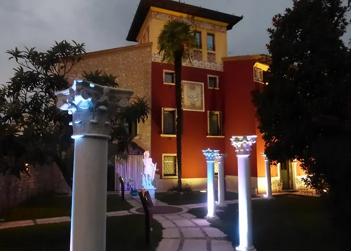 Vinco מלון דירות 4*